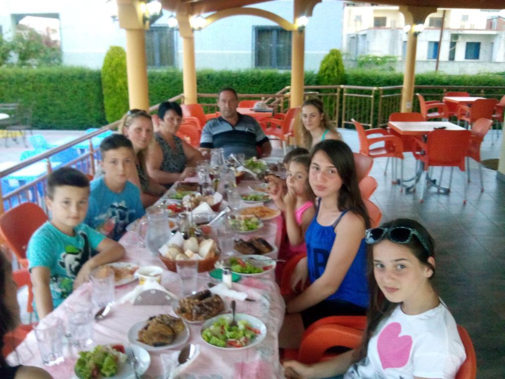 Hotel Restaurant Globi Velipojë Eksteriør bilde